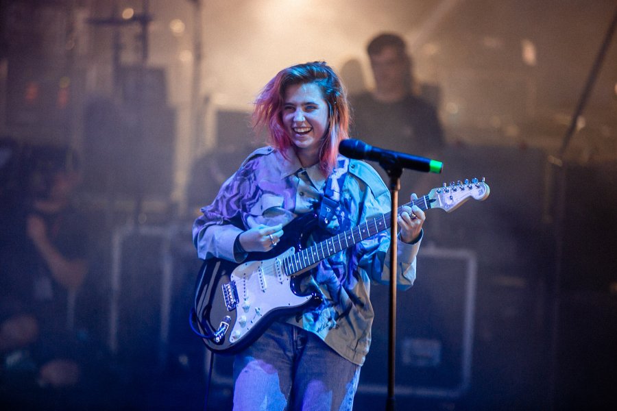 Clairo gives us chilled out vibes on the BBC Radio 1 Stage